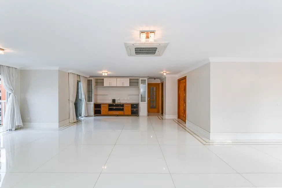 Foto 2 de Apartamento com 3 quartos à venda, 214m2 em Itaim Bibi, São Paulo - SP