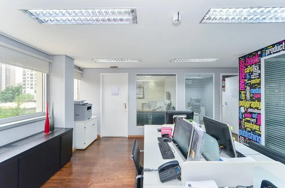 Sala Comercial à venda, 140m2 em Vila Andrade, São Paulo - SP - imagem 2 Foto 2 de Sala Comercial à venda, 140m2 em Vila Andrade, São Paulo - SP