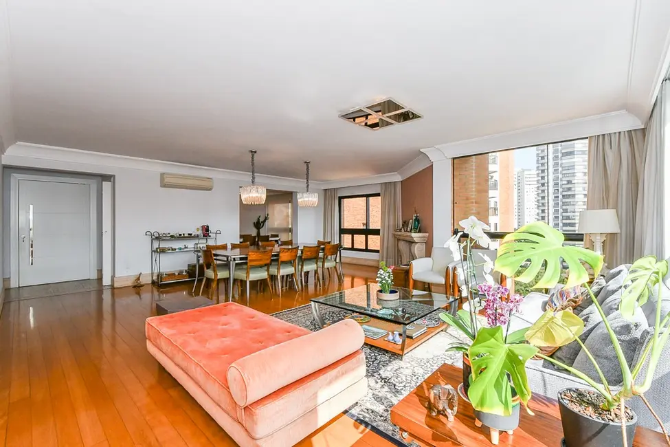 Foto 3 de Apartamento com 3 quartos à venda, 247m2 em Vila Suzana, São Paulo - SP