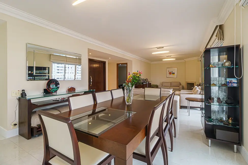 Apartamento com 3 quartos à venda, 225m2 em Cerqueira César, São Paulo - SP - imagem 8 Foto 8 de Apartamento com 3 quartos à venda, 225m2 em Cerqueira César, São Paulo - SP