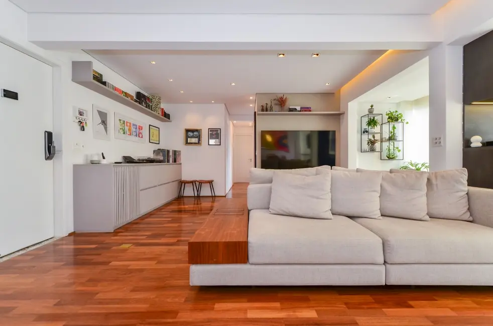 Apartamento com 4 quartos à venda, 131m2 em Aclimação, São Paulo - SP - imagem 3 Foto 3 de Apartamento com 4 quartos à venda, 131m2 em Aclimação, São Paulo - SP