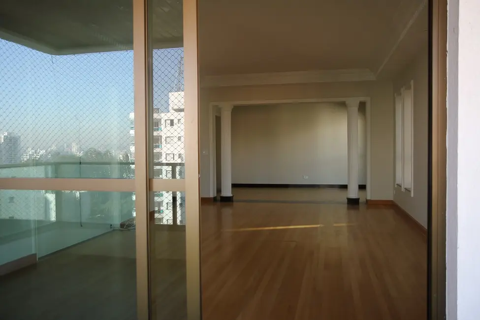 Foto 3 de Apartamento com 3 quartos à venda, 243m2 em Vila Suzana, São Paulo - SP