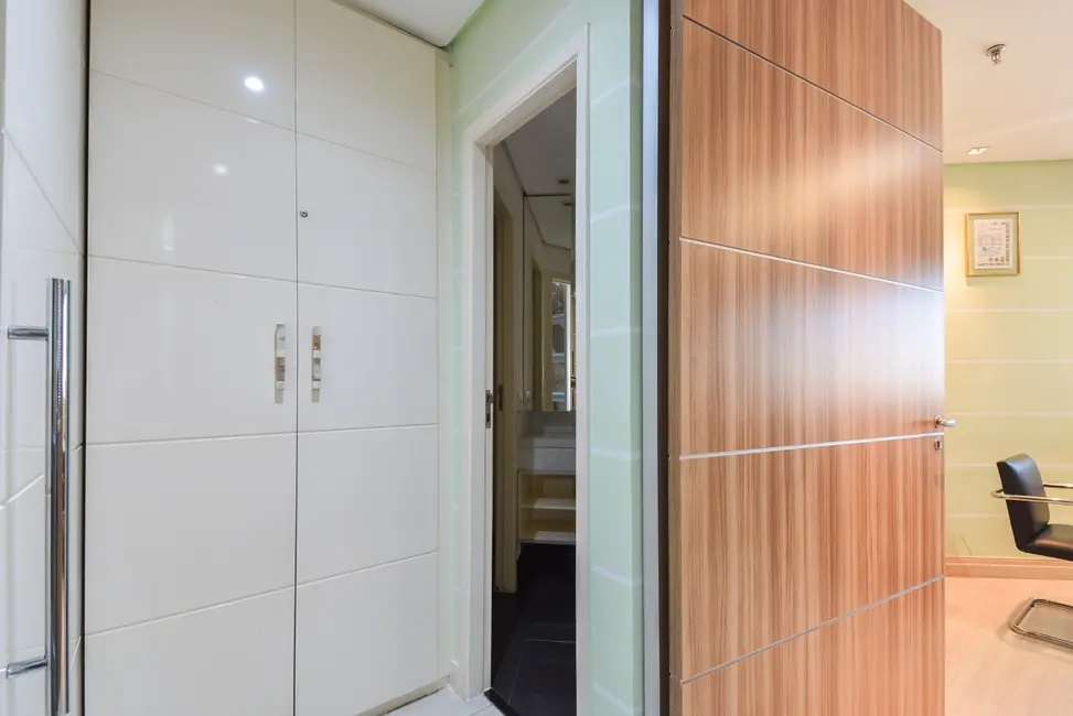 Sala Comercial à venda, 121m2 em Barra Funda, São Paulo - SP - imagem 4 Foto 4 de Sala Comercial à venda, 121m2 em Barra Funda, São Paulo - SP