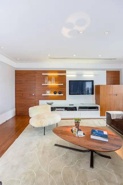 Foto 3 de Apartamento com 3 quartos à venda em Moema, São Paulo - SP
