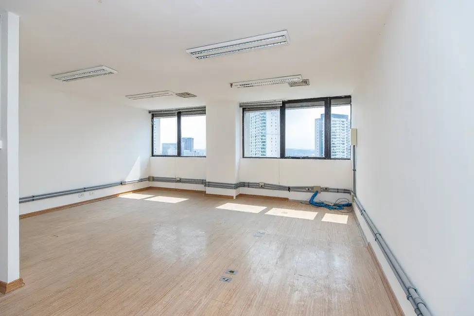 Sala Comercial à venda, 122m2 em Santo Amaro, São Paulo - SP - imagem 6 Foto 6 de Sala Comercial à venda, 122m2 em Santo Amaro, São Paulo - SP