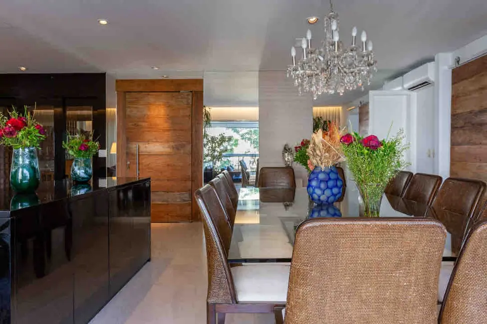 Apartamento com 3 quartos à venda, 211m2 em Vila Andrade, São Paulo - SP - imagem 3 Foto 3 de Apartamento com 3 quartos à venda, 211m2 em Vila Andrade, São Paulo - SP