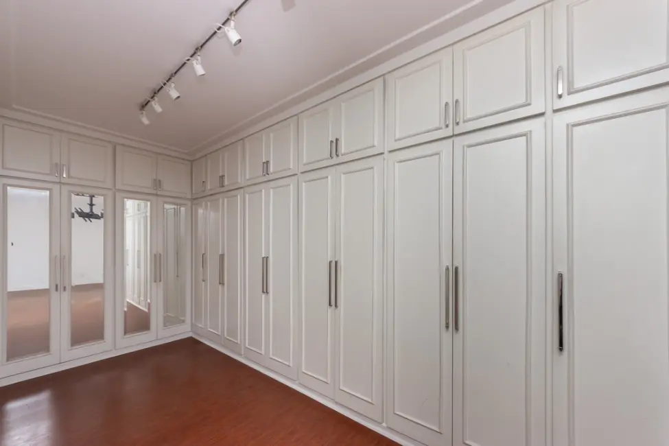 Apartamento com 3 quartos à venda, 165m2 em Indianópolis, São Paulo - SP - imagem 3 Foto 3 de Apartamento com 3 quartos à venda, 165m2 em Indianópolis, São Paulo - SP