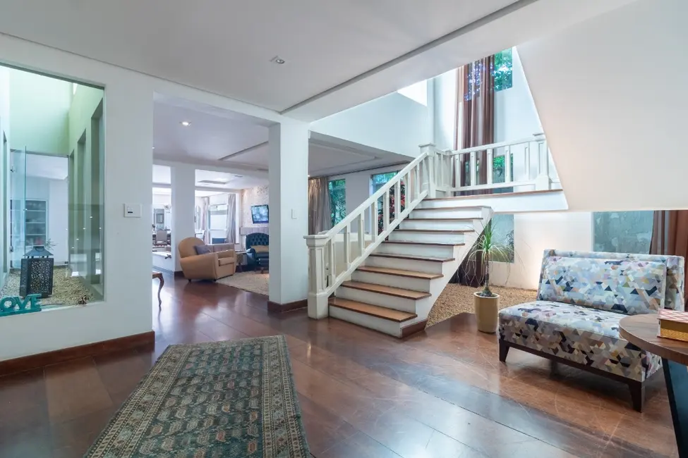 Foto 2 de Casa com 5 quartos à venda, 528m2 em São Paulo - SP