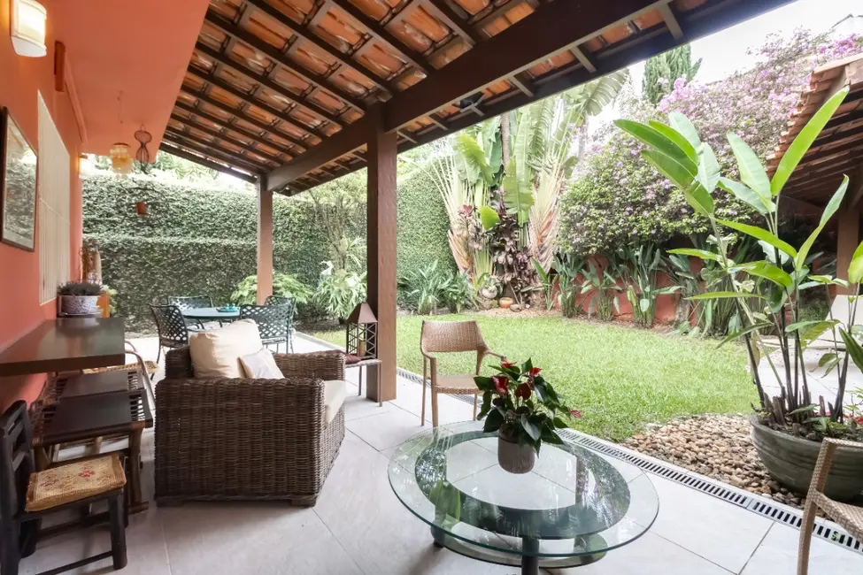 Foto 1 de Casa com 3 quartos à venda, 300m2 em Jardim Leonor, São Paulo - SP