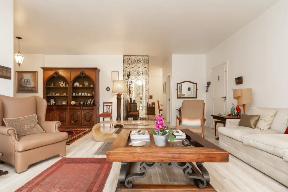 Foto 4 de Casa com 3 quartos à venda, 300m2 em Jardim Leonor, São Paulo - SP