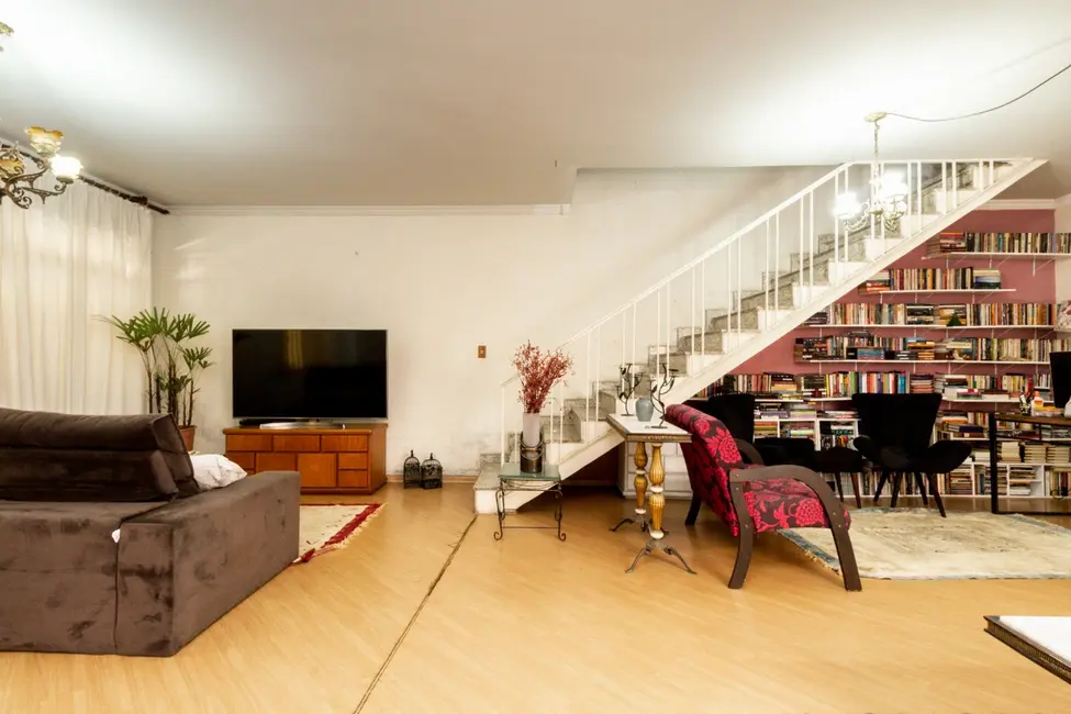 Sobrado com 3 quartos à venda, 232m2 em Mirandópolis, São Paulo - SP - imagem 1 Foto 1 de Sobrado com 3 quartos à venda, 232m2 em Mirandópolis, São Paulo - SP