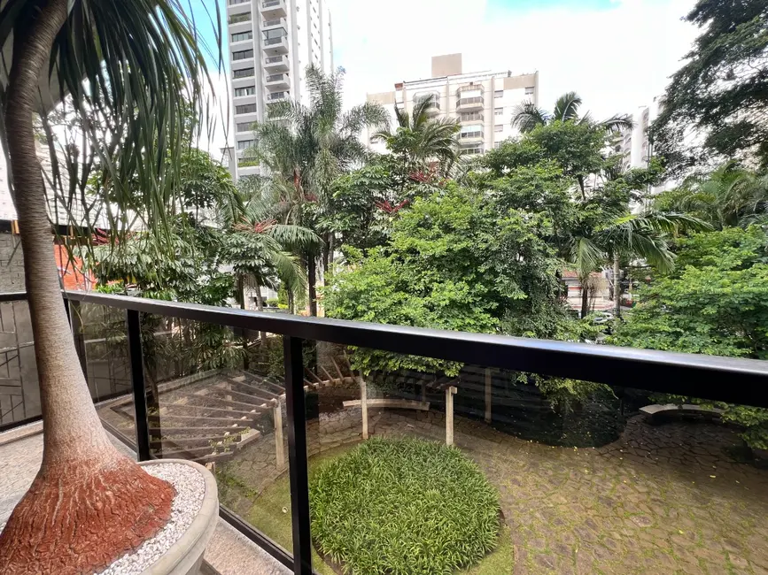Apartamento com 4 quartos à venda, 318m2 em Vila Nova Conceição, São Paulo - SP - imagem 7 Foto 7 de Apartamento com 4 quartos à venda, 318m2 em Vila Nova Conceição, São Paulo - SP