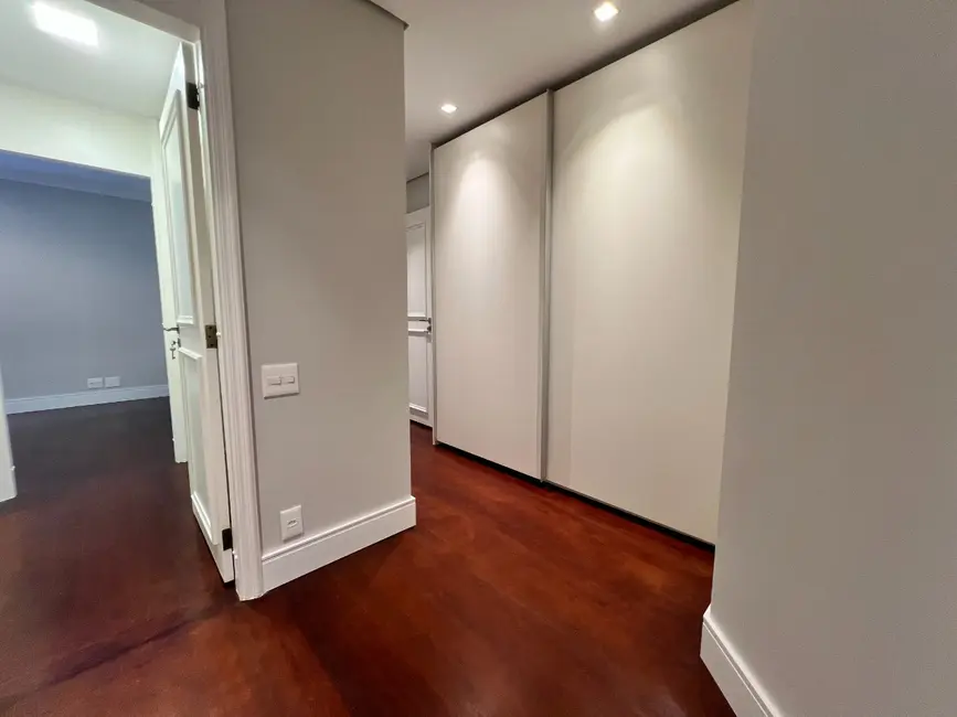 Apartamento com 4 quartos à venda, 318m2 em Vila Nova Conceição, São Paulo - SP - imagem 4 Foto 4 de Apartamento com 4 quartos à venda, 318m2 em Vila Nova Conceição, São Paulo - SP