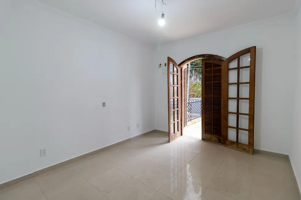 Foto 5 de Sobrado com 3 quartos à venda, 240m2 em Vila Firmiano Pinto, São Paulo - SP