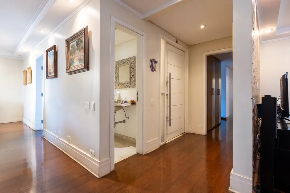 Apartamento com 3 quartos à venda, 200m2 em Indianópolis, São Paulo - SP - imagem 8 Foto 8 de Apartamento com 3 quartos à venda, 200m2 em Indianópolis, São Paulo - SP