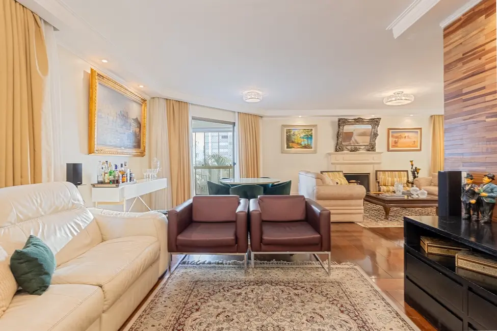 Apartamento com 3 quartos à venda, 200m2 em Indianópolis, São Paulo - SP - imagem 3 Foto 3 de Apartamento com 3 quartos à venda, 200m2 em Indianópolis, São Paulo - SP