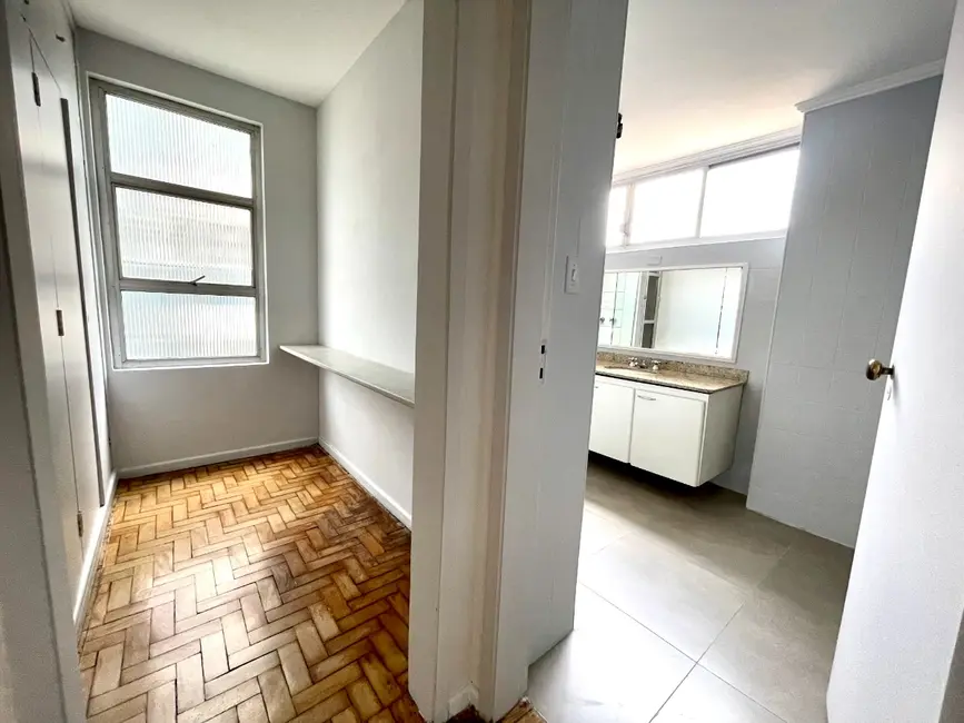 Apartamento com 4 quartos à venda, 239m2 em Higienópolis, São Paulo - SP - imagem 8 Foto 8 de Apartamento com 4 quartos à venda, 239m2 em Higienópolis, São Paulo - SP