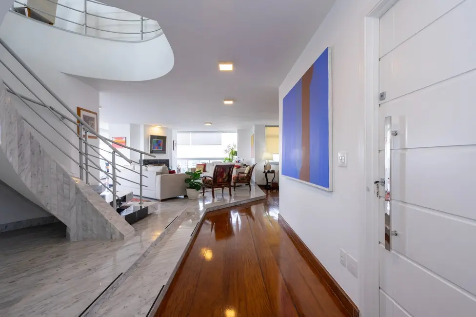 Foto 2 de Cobertura com 4 quartos à venda, 756m2 em Real Parque, São Paulo - SP