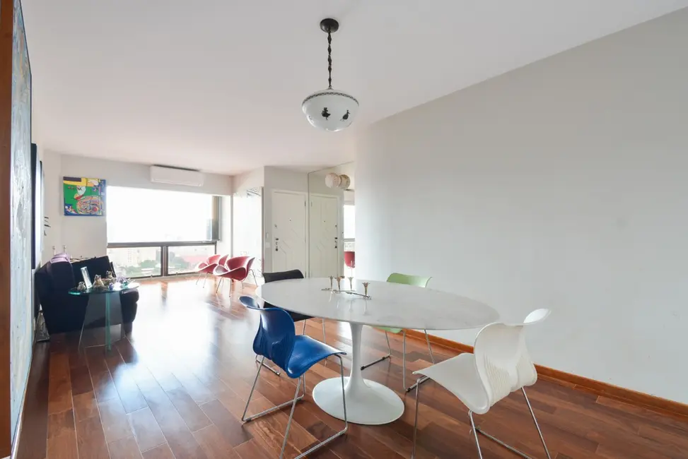 Apartamento com 2 quartos à venda, 151m2 em Vila Nova Conceição, São Paulo - SP - imagem 5 Foto 5 de Apartamento com 2 quartos à venda, 151m2 em Vila Nova Conceição, São Paulo - SP