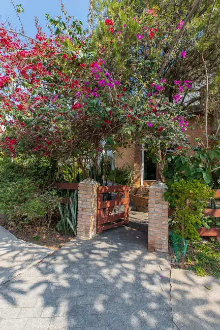 Casa com 4 quartos à venda, 265m2 em Jardim das Vertentes, São Paulo - SP - imagem 3 Foto 3 de Casa com 4 quartos à venda, 265m2 em Jardim das Vertentes, São Paulo - SP