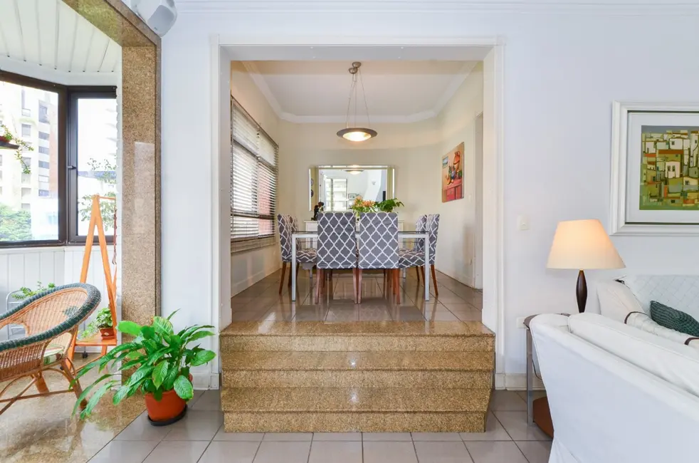 Foto 3 de Apartamento com 4 quartos à venda, 212m2 em Moema, São Paulo - SP