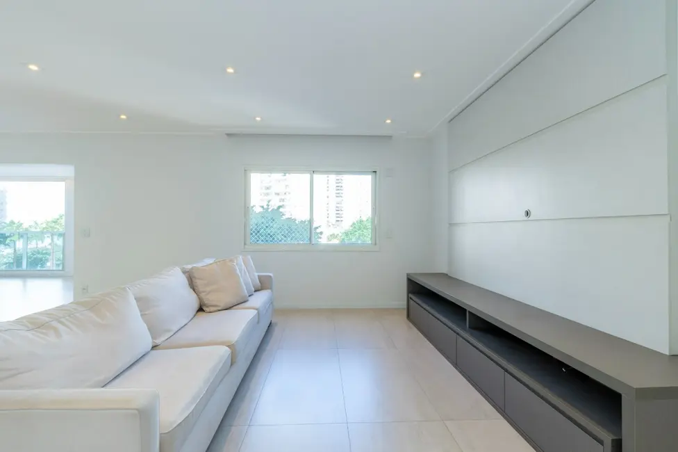 Apartamento com 3 quartos à venda, 235m2 em Vila Nova Conceição, São Paulo - SP - imagem 3 Foto 3 de Apartamento com 3 quartos à venda, 235m2 em Vila Nova Conceição, São Paulo - SP