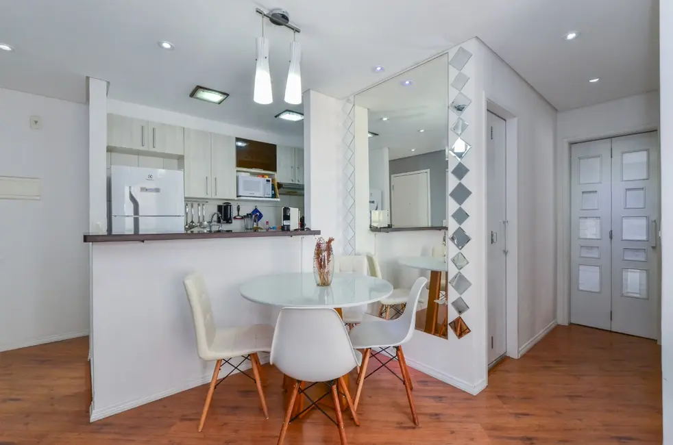 Foto 2 de Apartamento com 2 quartos à venda, 54m2 em Vila Liviero, São Paulo - SP