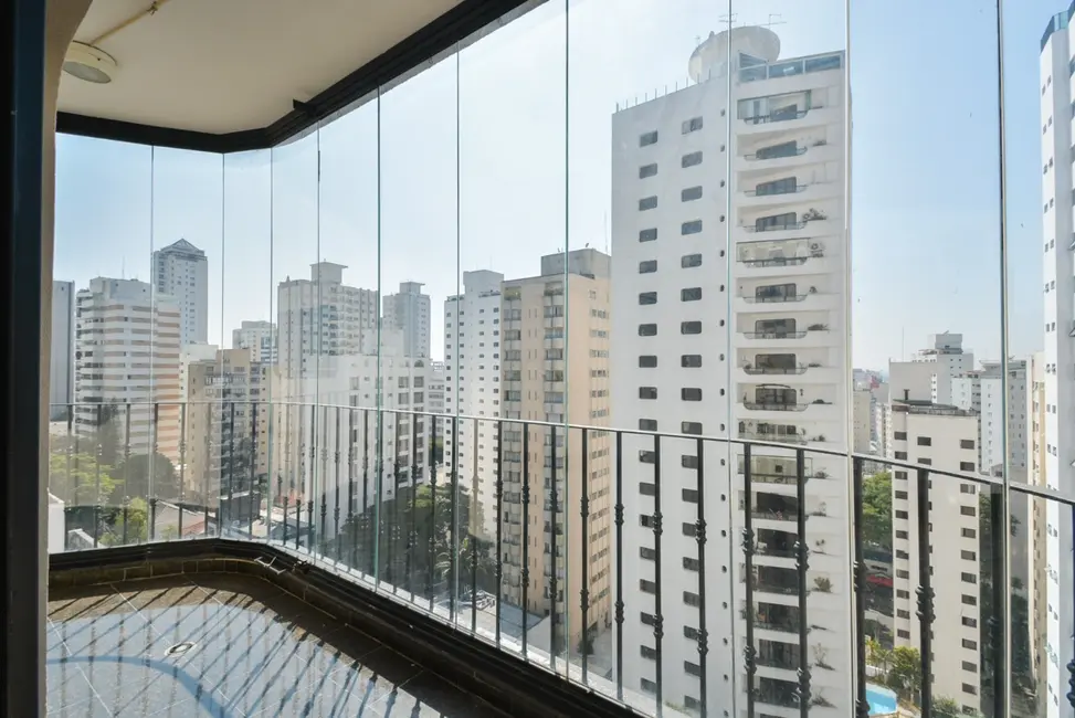 Apartamento com 3 quartos à venda, 195m2 em Aclimação, São Paulo - SP - imagem 6 Foto 6 de Apartamento com 3 quartos à venda, 195m2 em Aclimação, São Paulo - SP