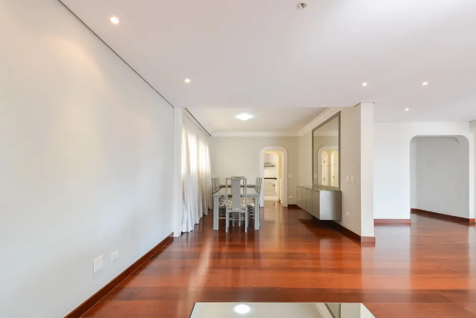 Apartamento com 3 quartos à venda, 195m2 em Aclimação, São Paulo - SP - imagem 3 Foto 3 de Apartamento com 3 quartos à venda, 195m2 em Aclimação, São Paulo - SP