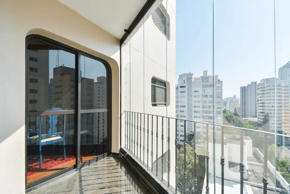 Apartamento com 3 quartos à venda, 195m2 em Aclimação, São Paulo - SP - imagem 8 Foto 8 de Apartamento com 3 quartos à venda, 195m2 em Aclimação, São Paulo - SP