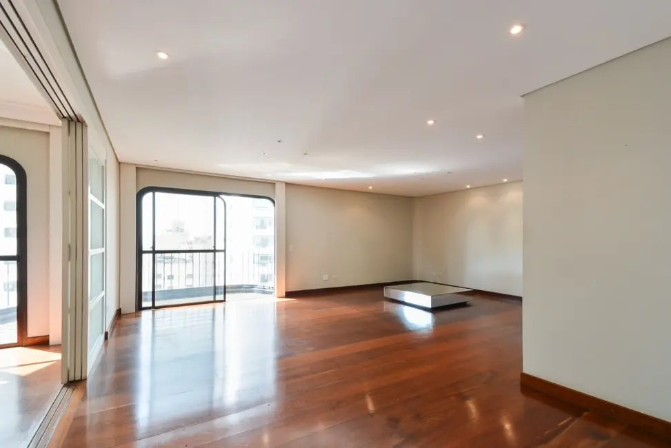 Apartamento com 3 quartos à venda, 195m2 em Aclimação, São Paulo - SP - imagem 4 Foto 4 de Apartamento com 3 quartos à venda, 195m2 em Aclimação, São Paulo - SP