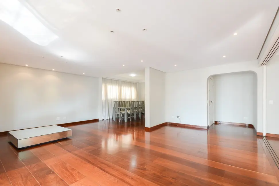 Apartamento com 3 quartos à venda, 195m2 em Aclimação, São Paulo - SP - imagem 5 Foto 5 de Apartamento com 3 quartos à venda, 195m2 em Aclimação, São Paulo - SP