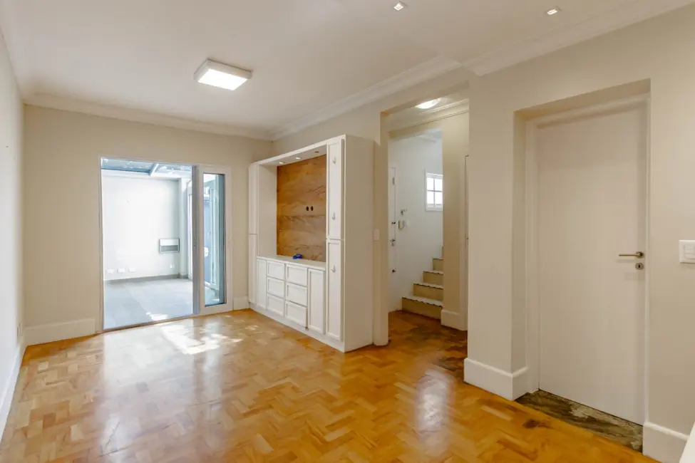 Casa com 4 quartos à venda, 160m2 em Jardim Europa, São Paulo - SP - imagem 3 Foto 3 de Casa com 4 quartos à venda, 160m2 em Jardim Europa, São Paulo - SP