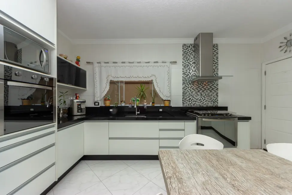 Foto 6 de Casa com 3 quartos à venda, 206m2 em Parque São Domingos, São Paulo - SP