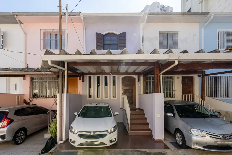 Foto 1 de Casa de Vila com 3 quartos à venda, 180m2 em Vila Gumercindo, São Paulo - SP