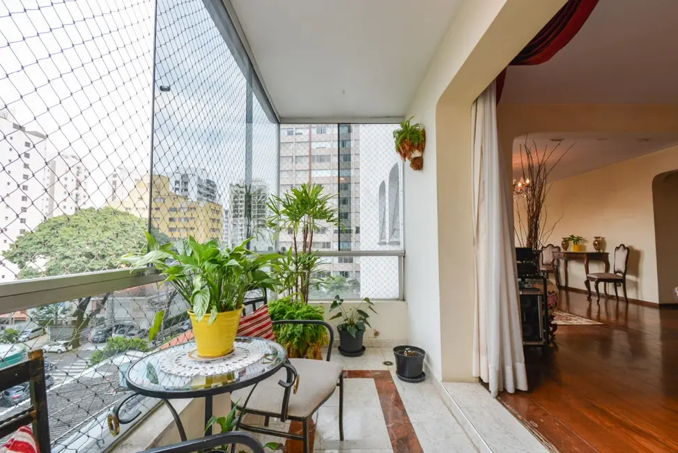 Apartamento com 3 quartos à venda, 204m2 em Indianópolis, São Paulo - SP - imagem 9 Foto 9 de Apartamento com 3 quartos à venda, 204m2 em Indianópolis, São Paulo - SP