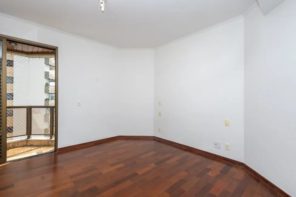 Foto 9 de Apartamento com 5 quartos à venda, 242m2 em Campo Belo, São Paulo - SP