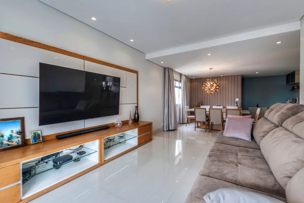 Apartamento com 3 quartos à venda, 165m2 em Aclimação, São Paulo - SP - imagem 1 Foto 1 de Apartamento com 3 quartos à venda, 165m2 em Aclimação, São Paulo - SP