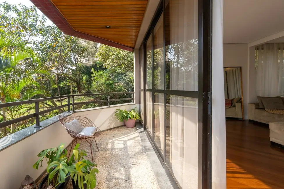 Foto 3 de Apartamento com 3 quartos à venda, 180m2 em São Paulo - SP