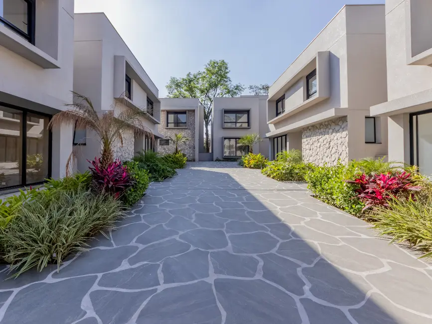 Casa de Condomínio com 4 quartos à venda, 850m2 em Chácara Santo Antônio (Zona Sul), São Paulo - SP - imagem 1 Foto 1 de Casa de Condomínio com 4 quartos à venda, 850m2 em Chácara Santo Antônio (Zona Sul), São Paulo - SP