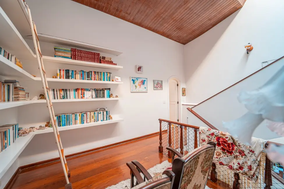 Foto 9 de Casa com 4 quartos à venda, 356m2 em Jardim Petrópolis, São Paulo - SP