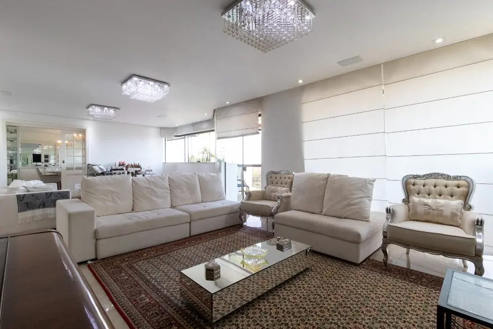 Apartamento com 4 quartos à venda, 260m2 em Aclimação, São Paulo - SP - imagem 4 Foto 4 de Apartamento com 4 quartos à venda, 260m2 em Aclimação, São Paulo - SP