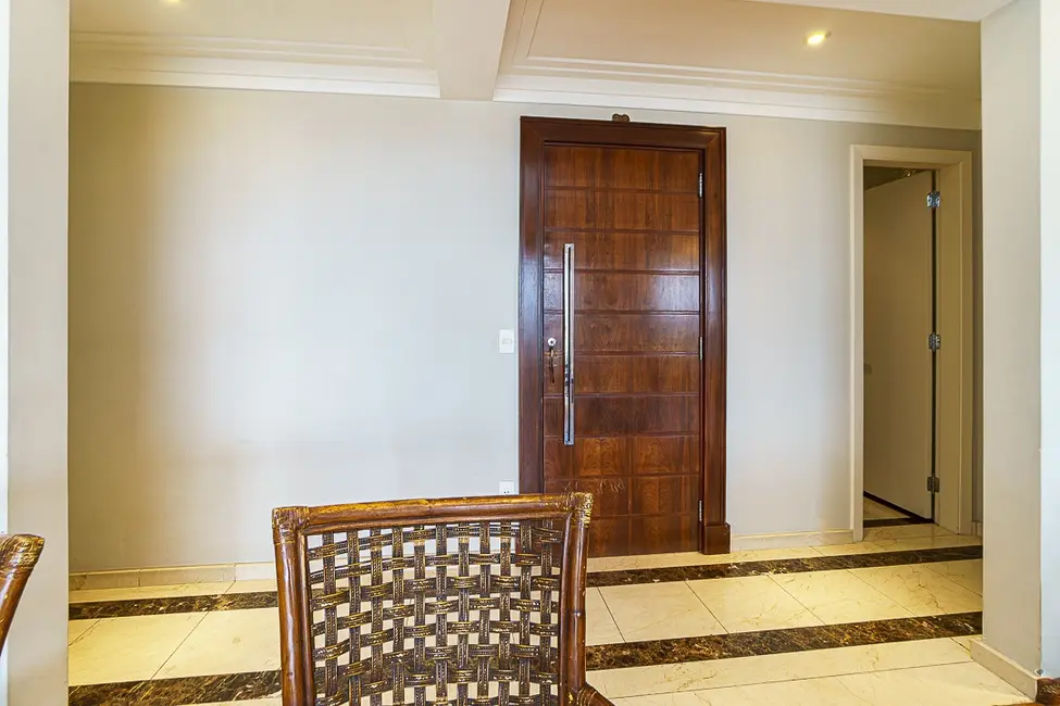 Foto 4 de Apartamento com 4 quartos à venda, 214m2 em Sumaré, São Paulo - SP