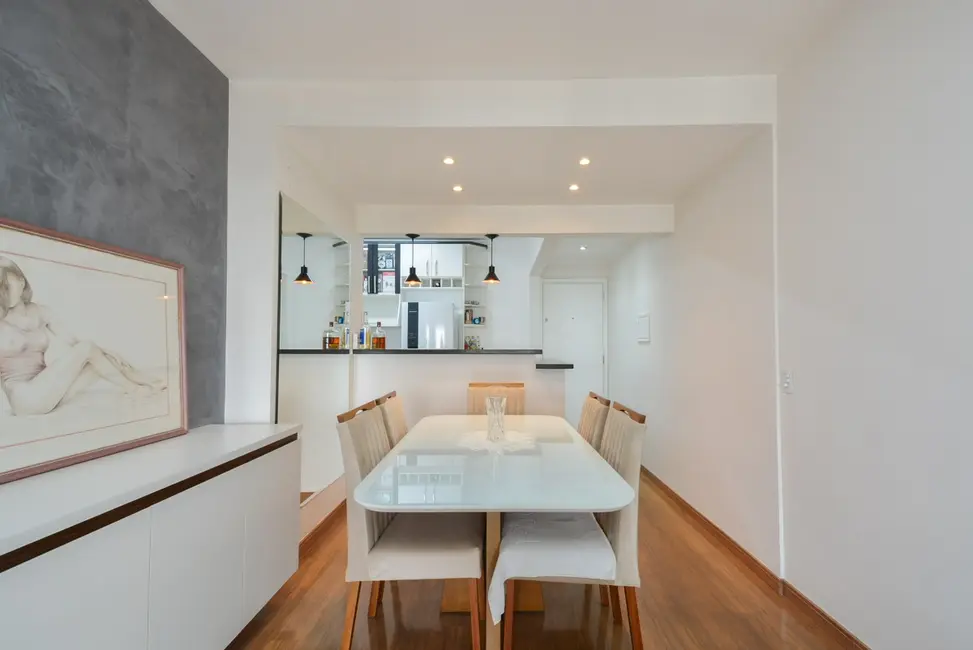 Apartamento com 2 quartos à venda, 65m2 em Aclimação, São Paulo - SP - imagem 4 Foto 4 de Apartamento com 2 quartos à venda, 65m2 em Aclimação, São Paulo - SP