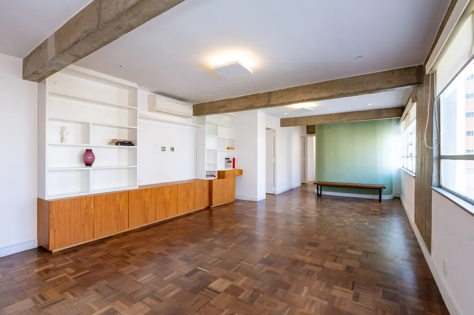 Apartamento com 3 quartos à venda, 121m2 em Moema, São Paulo - SP - imagem 3 Foto 3 de Apartamento com 3 quartos à venda, 121m2 em Moema, São Paulo - SP