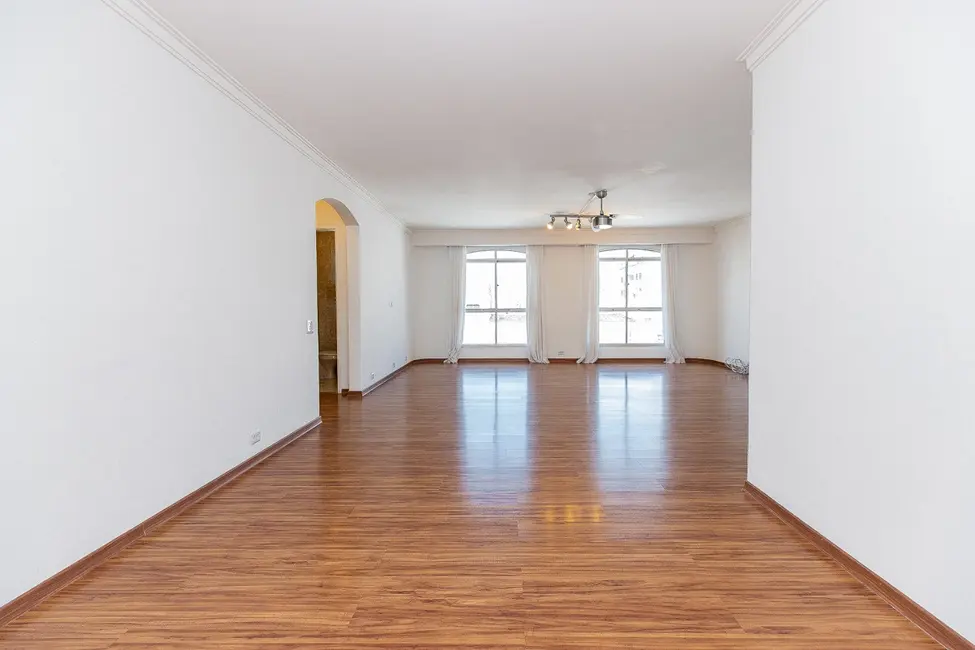 Apartamento com 4 quartos à venda, 167m2 em Jardim Marajoara, São Paulo - SP - imagem 1 Foto 1 de Apartamento com 4 quartos à venda, 167m2 em Jardim Marajoara, São Paulo - SP