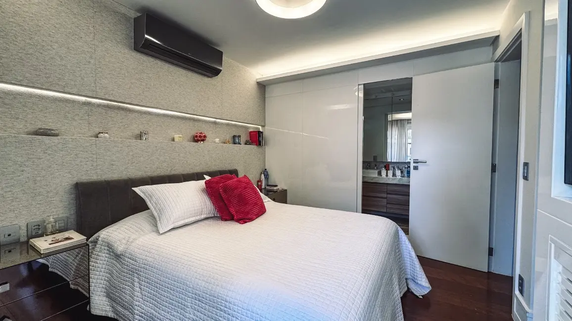 Foto 3 de Casa de Condomínio com 4 quartos à venda, 573m2 em Santo Amaro, São Paulo - SP