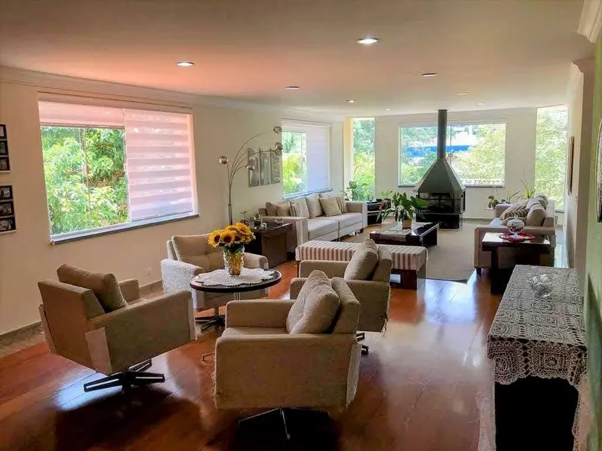 Casa de Condomínio com 4 quartos à venda, 587m2 em Jardim Passárgada I, Cotia - SP - imagem 4 Foto 4 de Casa de Condomínio com 4 quartos à venda, 587m2 em Jardim Passárgada I, Cotia - SP