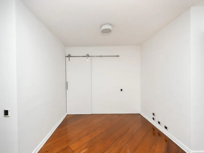 Apartamento com 3 quartos à venda, 97m2 em Moema, São Paulo - SP - imagem 5 Foto 5 de Apartamento com 3 quartos à venda, 97m2 em Moema, São Paulo - SP