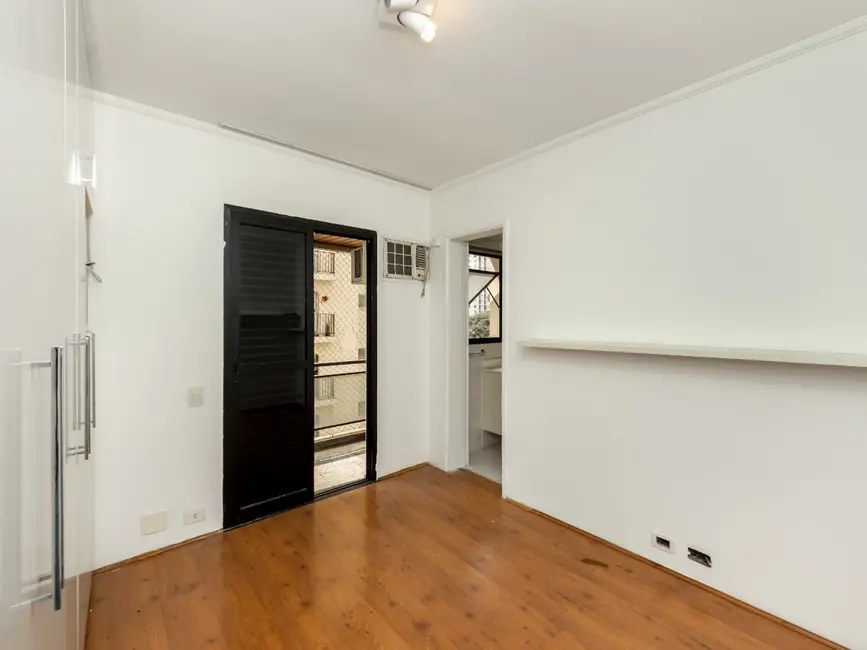 Apartamento com 3 quartos à venda, 97m2 em Moema, São Paulo - SP - imagem 8 Foto 8 de Apartamento com 3 quartos à venda, 97m2 em Moema, São Paulo - SP